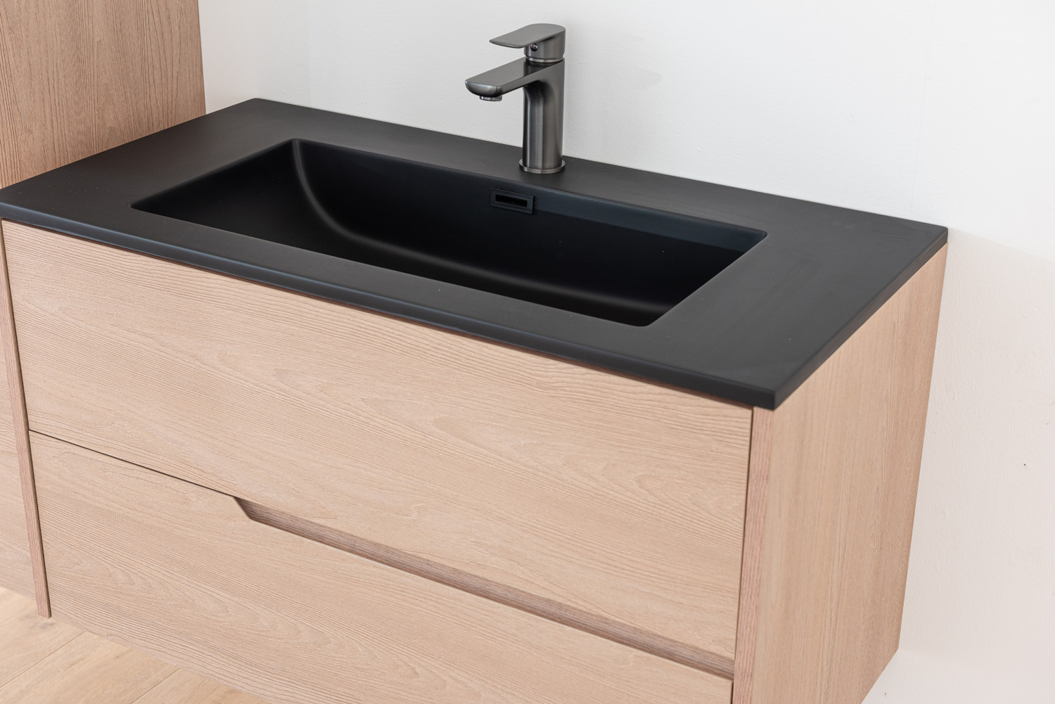 Meuble de salle de bains Tiago chêne Nordic suspendu avec vasque simple noir mat 90cm