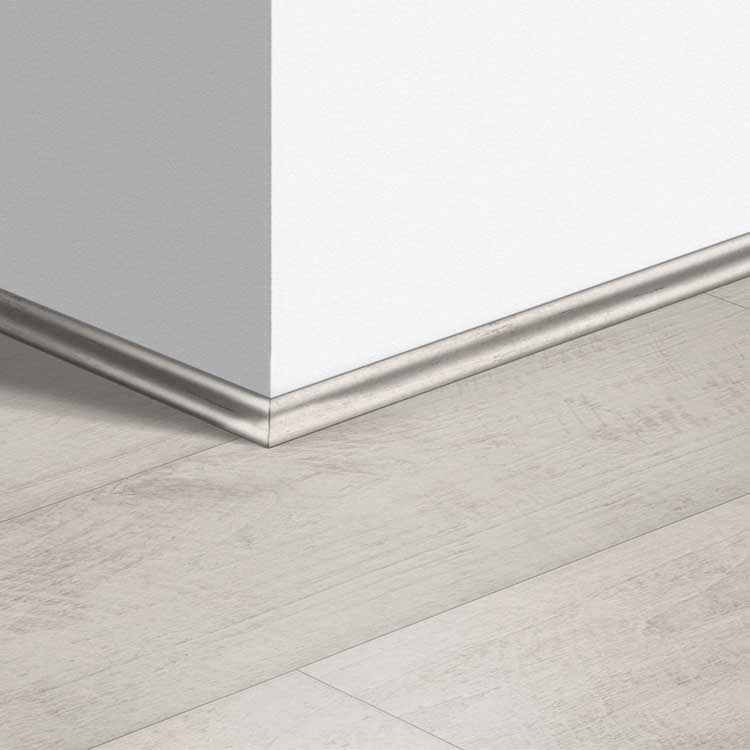 Moulure Quick-Step 17 x 17 x 2400 mm Teck blanc blanchi