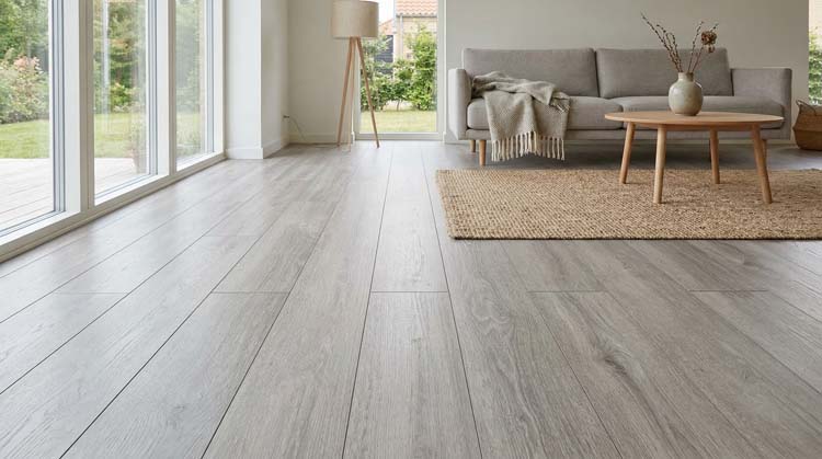 Stratifié 8mm chêne troyes gris clair 138x15,7cm