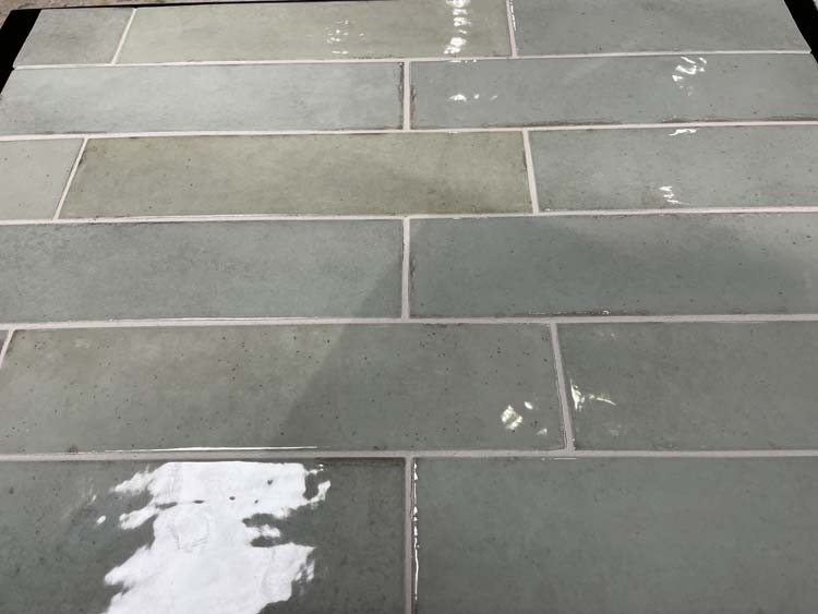 Carrelage mural Beccy Seaglass menthe brillant 6x24,5cm