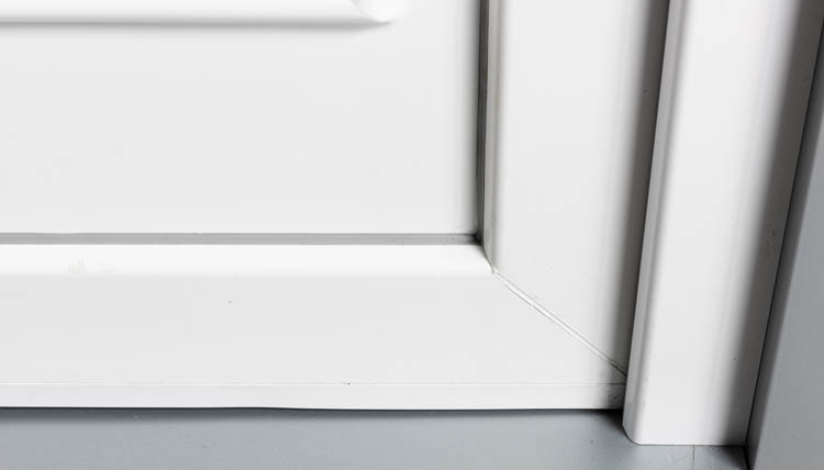 Buitendeur Classica PVC wit linkstrekkend op maat Buitendeur Classica PVC wit linkstrekkend op maat