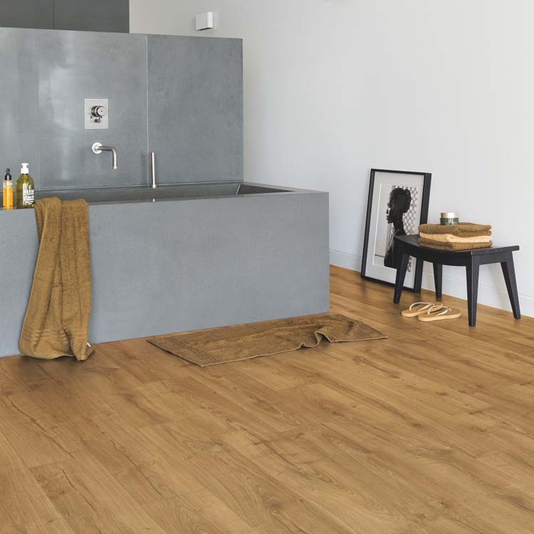 Stratifié Quick-Step Impressive Ultra 12mm chêne classique naturel 138x19cm