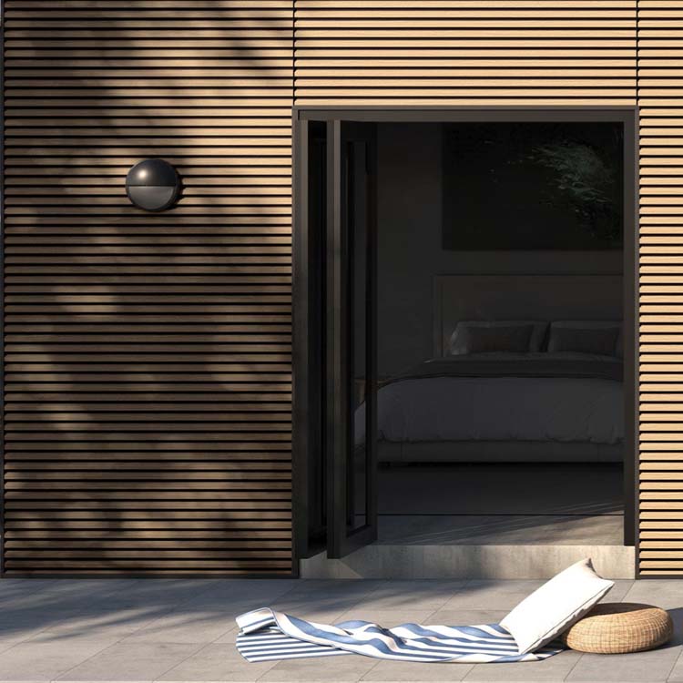 Gevelbekleding wpc houtlook gecombineerd met zwart Poolhouse