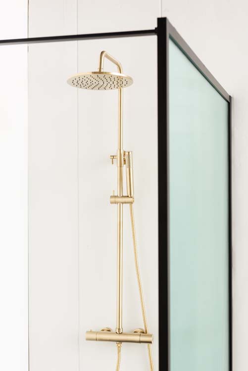 Douchewand Umi 2 geribbeld zwart profiel 140x200cm met stang