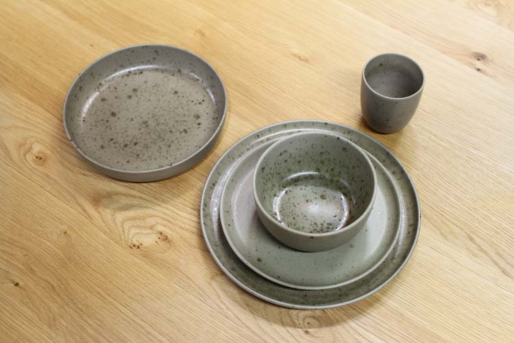 Bord Forma groen 27 cm