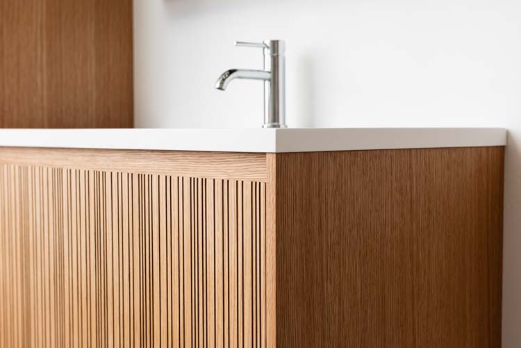 Meuble de salle de bain Warren afrormosia 900 mm lavabo blanc mat