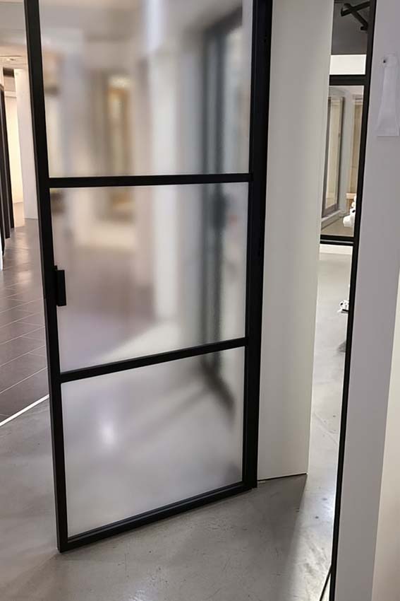 Enkele glazen binnendeur mat glas Luxe Dimaro Nero zwart links op maat