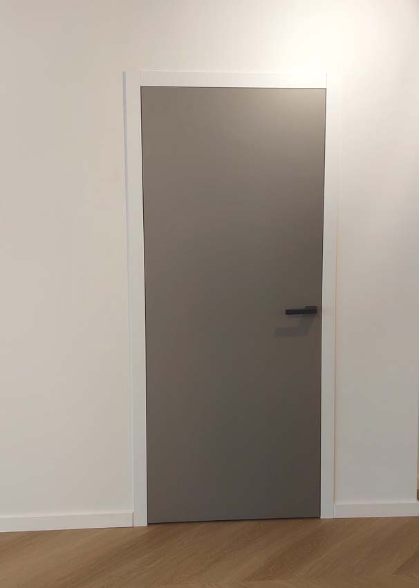 Complete binnendeur Invisible Flat Senso taupe 201,5x78cm tubespaan rechts + deurkast wit 30cm