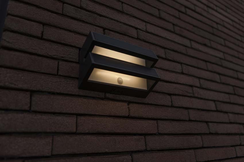 Wandlamp buiten Nova Solar - grijs - dimbaar - 8.2W - 4000K - IP54 - met bewegingssensor