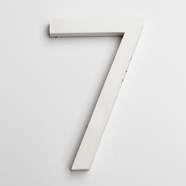 Chiffre 7 pvc blanc 6 cm avec bande adhésive