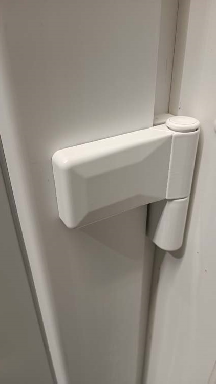Porte extérieure Varno PVC avec finition aluminium anti-effraction noir/blanc 980x2180mm ouvrant à droite sur mesure