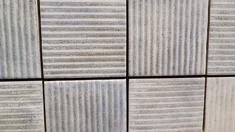 Carrelage mural Vic lignes bleu marine brillant 10x10cm