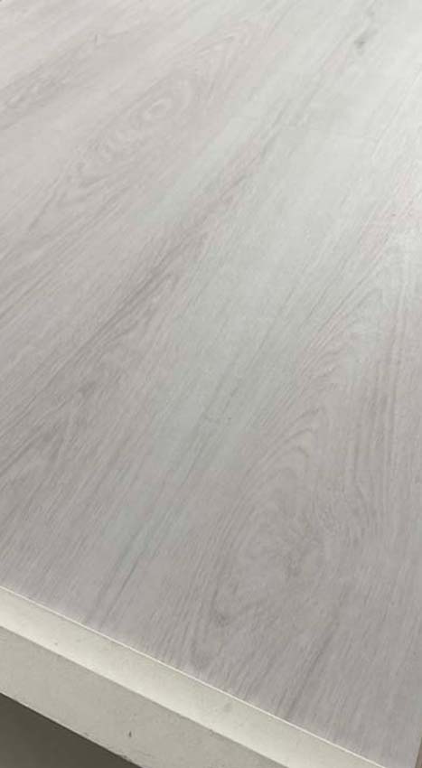 Sol vinyle Riviera lame 4mm gris clair 121,9x17,8cm