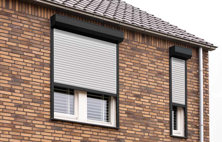Rolluik Vito aluminium op maat met lint zwart links