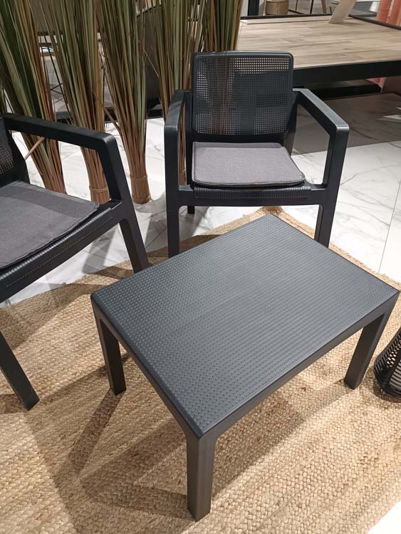 Set van tafel en 2 stoelen voor balkon met kussentjes