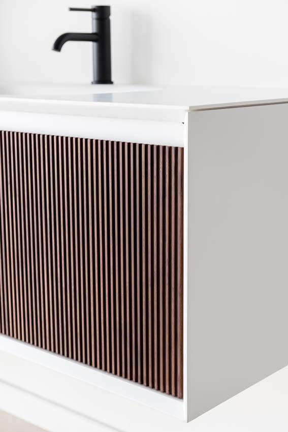 Meuble de salle de bains Falk noyer suspendu avec lavabo simple blanc mat 120cm Meuble de salle de bains Falk noyer suspendu avec lavabo simple blanc mat 120cm
