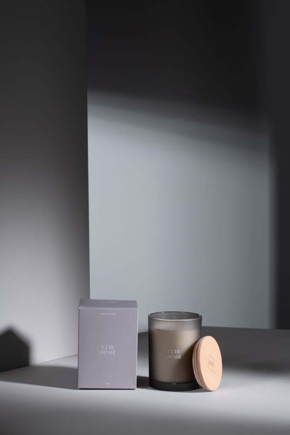 Geurkaars Accords Essentiels Cuir Desir 9x9x13cm 38u Geurkaars Accords Essentiels Cuir Desir 9x9x13cm 38u