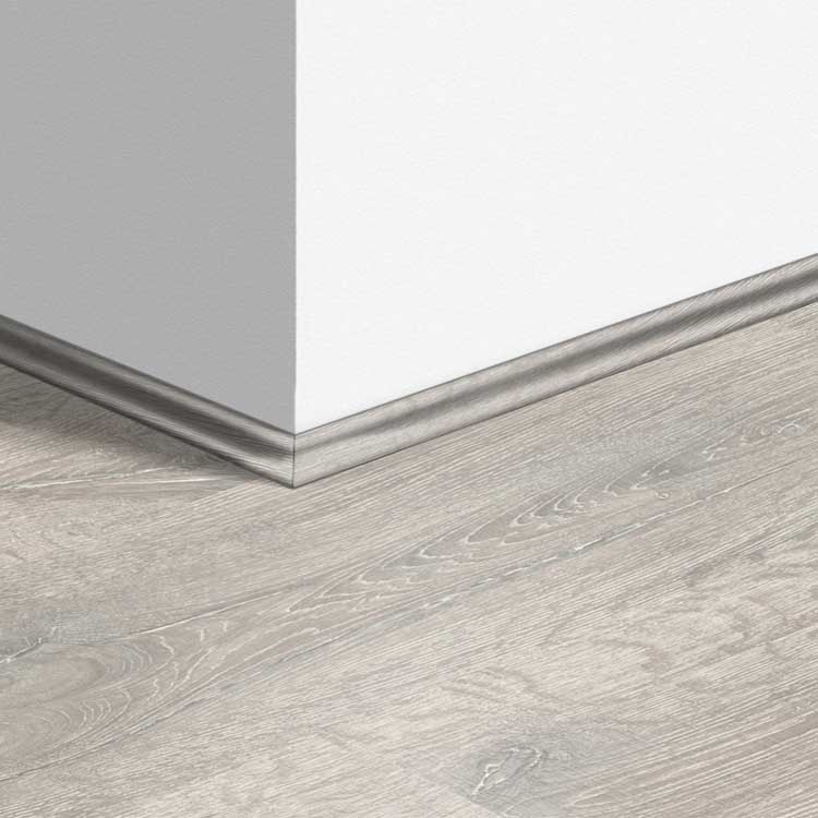 Moulure Quick-Step 17 x 17 x 2400 mm Chêne vieilli patiné blanc