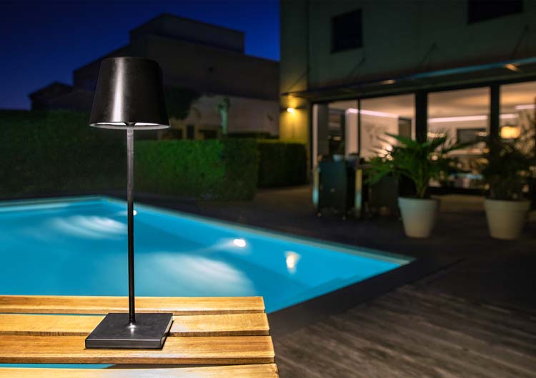JUSTIN - Oplaadbare Tafellamp Buiten - Accu/Batterij - Ø 11 cm - LED Dimb. - 1x2,2W 3000K - IP54 - 3 StepDim - Zwart