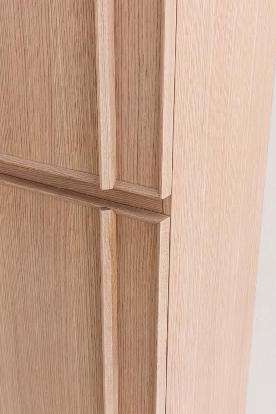 Armoire colonne Felix chêne suspendue 170x40x35cm