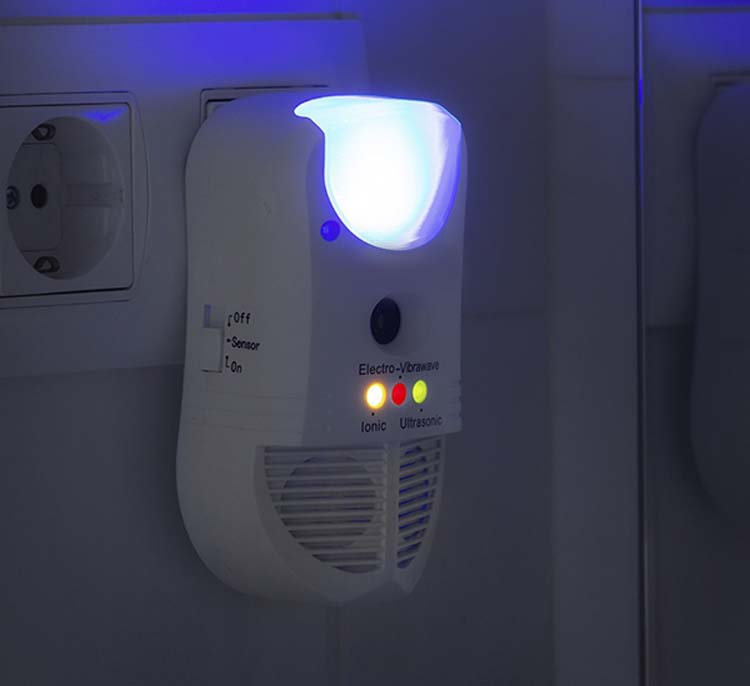 Ongediertebestrijder 5-in-1 met led en sensor