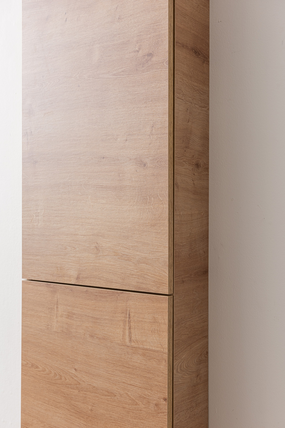 Kolomkast Raven houtlook vintage eik hangend 170x41,6x14,6cm