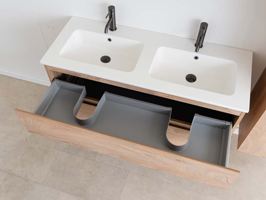 Meuble de salle de bain Tibo en chêne méditerranéen avec double lavabo blanc mat 120cm