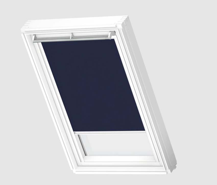 Store enrouleur Velux occultant à commande manuelle bleu foncé CK02 1100SWL