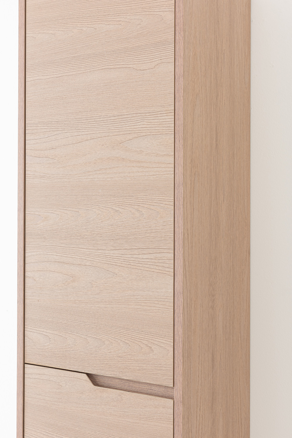 Armoire colonne Tiago sans poignée Nordic oak suspendue 170x40x35cm