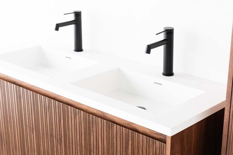 Badkamermeubel Warren walnoot hangend met dubbele wastafel mat wit 120cm
