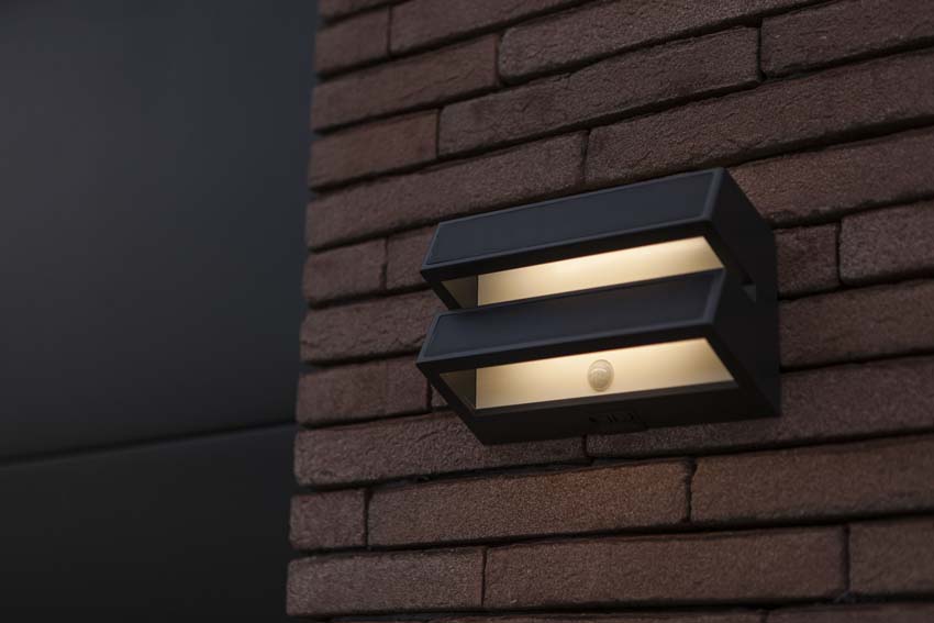Wandlamp buiten Nova Solar - grijs - dimbaar - 8.2W - 4000K - IP54 - met bewegingssensor