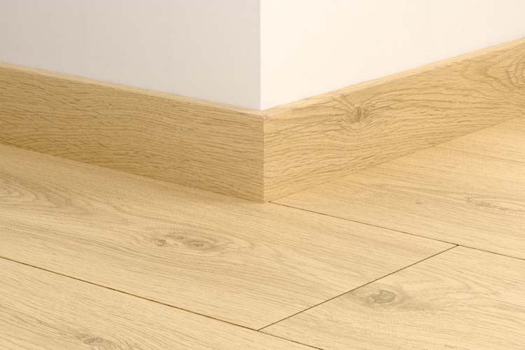 Plinthe standard Quick-Step 58 x 12 x 2400 mm Chêne désert greige