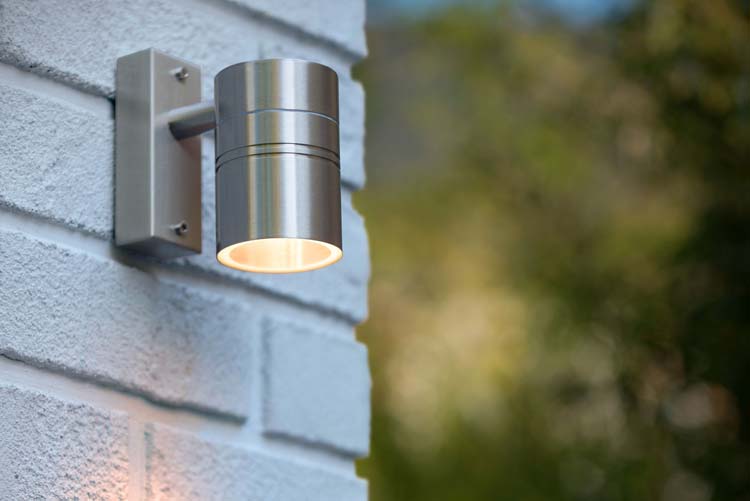 Lucide ARNE-LED - Wandspot - GU10 - 1x5W 2700K - IP44 - Mat chroom