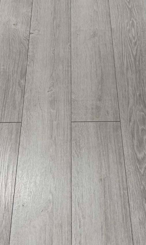 Stratifié 8mm chêne troyes gris clair 138x15,7cm