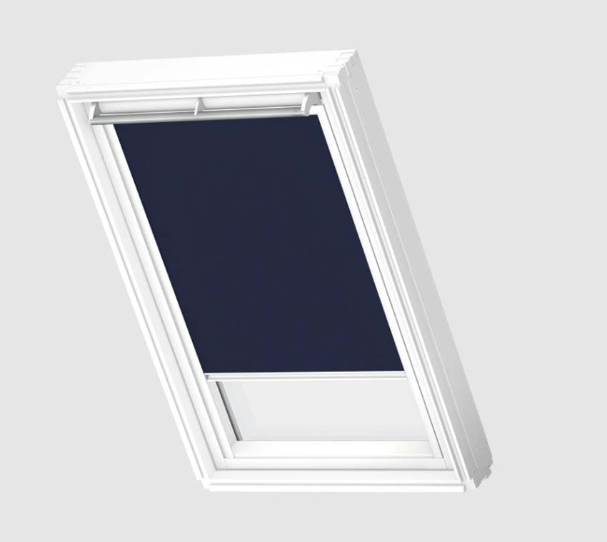 Store enrouleur Velux occultant à commande manuelle bleu foncé MK04 1100SWL