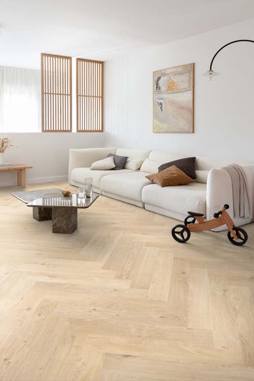 Vinyl vloer Floorify Hirame 4,5mm visgraat licht eik 75x12,5cm Vinyl vloer Floorify Hirame 4,5mm visgraat licht eik 75x12,5cm