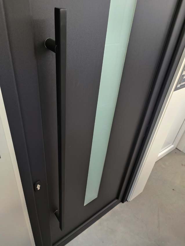 Deurtrekker buitendeur FEZ inox mat zwart 30x20x1200mm