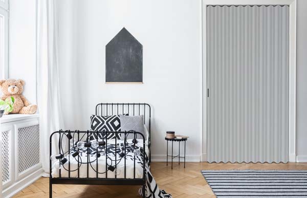 Porte pliante gris clair simili cuir sur mesure