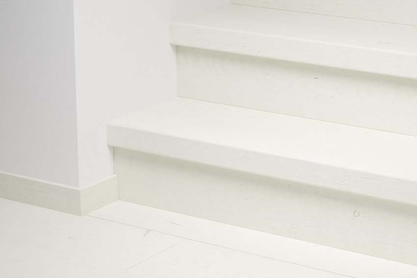 Trapcover Quick-Step witgeverfde eik 134,1x14,3x5,9cm