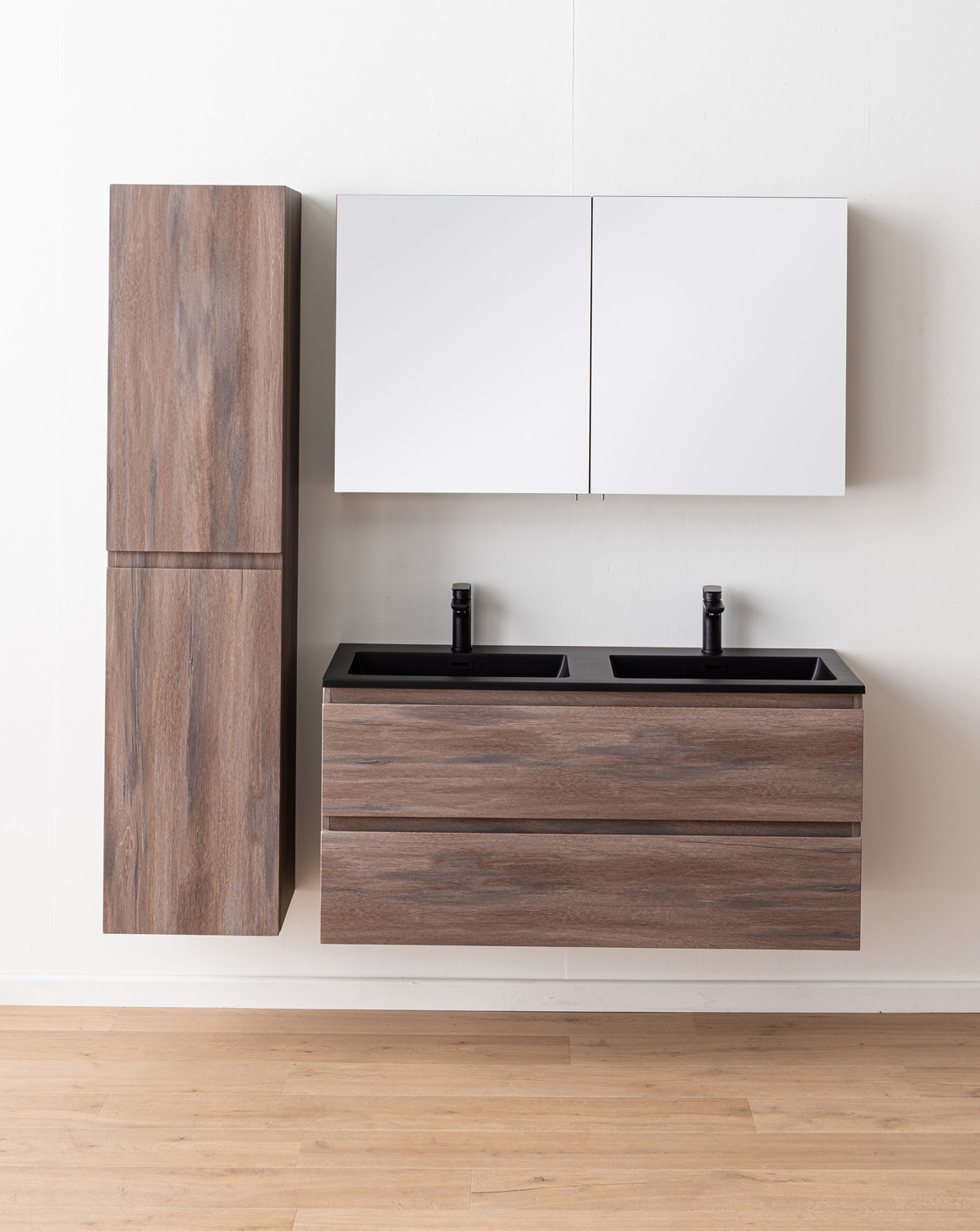 Meuble de salle de bains Tarik chêne ambré suspendu avec double vasque noir mat 120cm