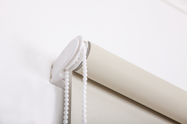 Store enrouleur occultant beige clair 100x250cm