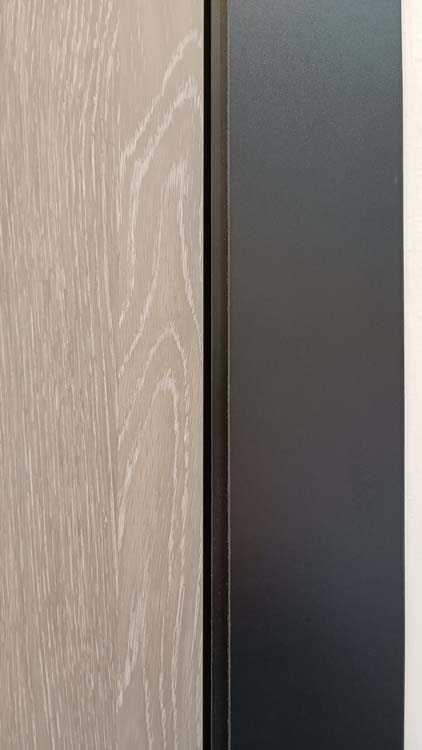 Complete binnendeur Uran Grey Oak 201,5x73cm tubespaan omkeerbaar + zwarte deurkast 16,5cm