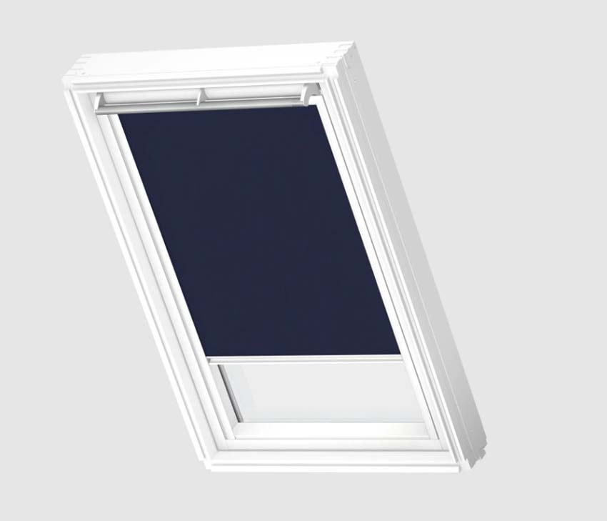 Store enrouleur Velux occultant à commande manuelle bleu foncé PK25 1100SWL