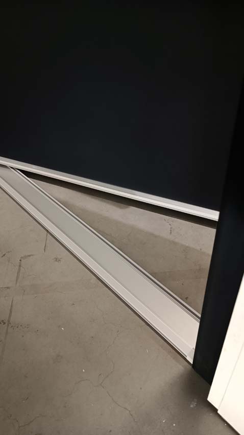 Porte extérieure Lepo PVC avec finition aluminium noir/blanc 980x2180mm ouvrant à droite sur mesure