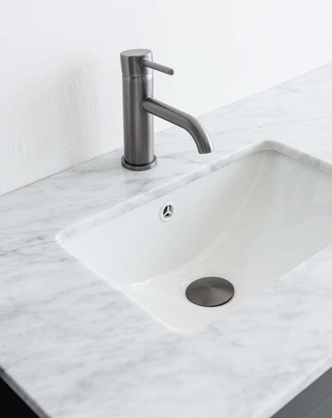 Meuble de salle de bains Fara anthracite sur pied avec lavabo double effet marbre carrara 140cm