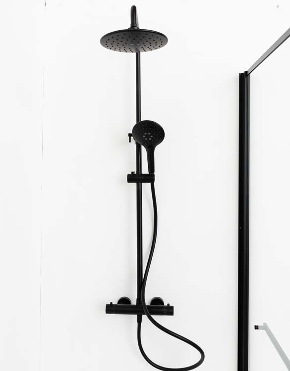 Paroi de douche fixe Urian 137-139x200cm avec porte-serviettes noir Paroi de douche fixe Urian 137-139x200cm avec porte-serviettes noir