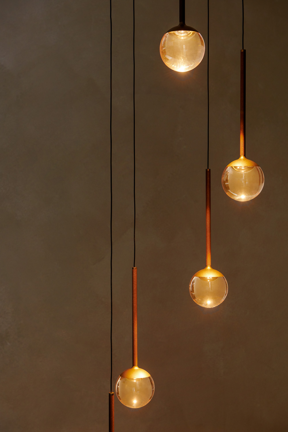 Lucide Premium Calina - Hanglamp - Ø41,9cm - LED Dimb. - CCT - 5X8,2W 2200K/3300K - Met vervangbare LED-module - Amber