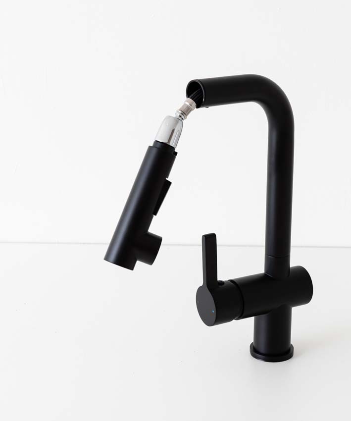 Robinet de cuisine Maeve noir mat avec bec extractible Robinet de cuisine Maeve noir mat avec bec extractible