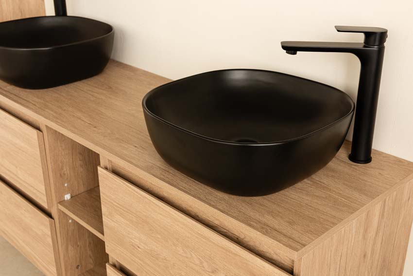 Meuble de salle de bain Bella aspect chêne 1500 mm lavabo double noir mat Meuble de salle de bain Bella aspect chêne 1500 mm lavabo double noir mat