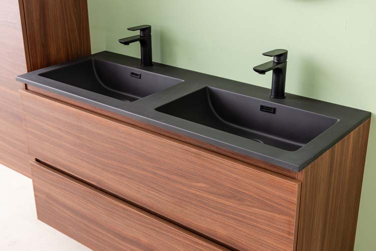 Meuble de salle de bains Dotan noyer suspendu avec lavabo double noir mat 120cm